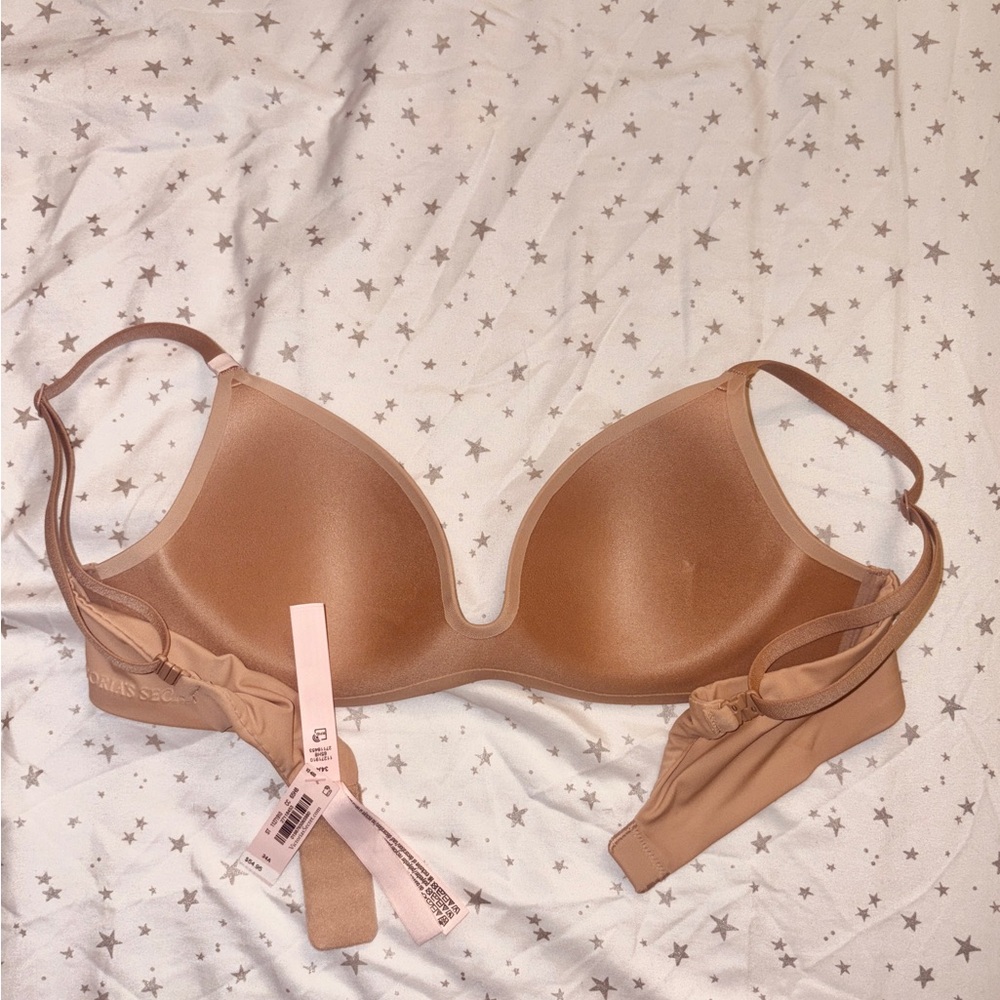 Victoria’s Secret - FlexFactor Lightly plunge Demi Bra - Picture 2 of 4